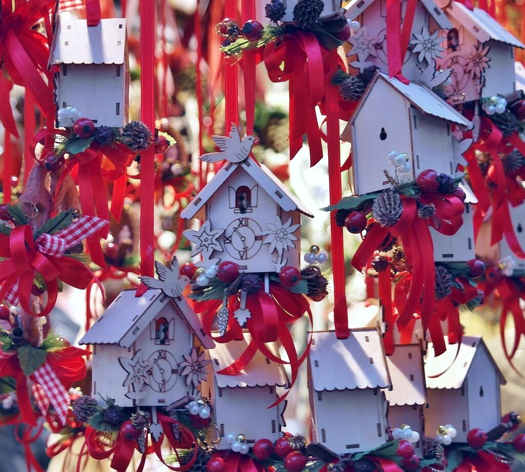 christmas-decorations-3030546_1280. Crédit photo : PIXABAY